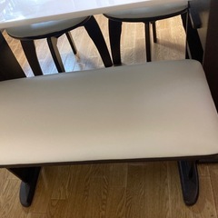 ダイニングテーブルの画像