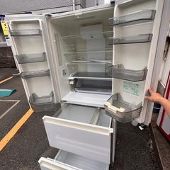 【2016年製】Panasonic 506L 大型冷蔵庫 NR-JD5101S-W ガラスドアの画像