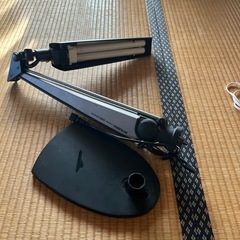 卓上のライトの画像