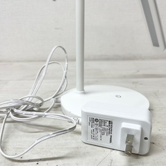【中古品】NITORI ニトリ LED デスクライト 卓上 照明器具 3段階 調光 生活家電の画像