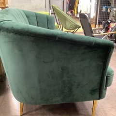 【軽トラ貸し出し無料！】3人掛けソファー入荷しました！の画像