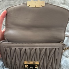 ショルダーバッグの画像