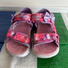 【引き取り限定】スケッチャーズ　サンダル　17cmの画像