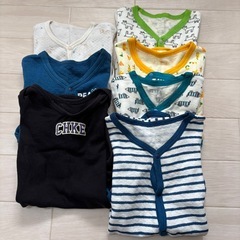 (秋冬)60〜80cm ロンパースと肌着の画像