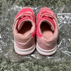 アシックススニーカーの画像