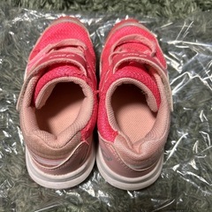 アシックススニーカーの画像