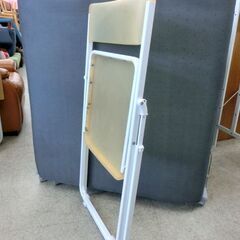 折りたたみイス 折り畳みチェア 折りたたみイス 会議椅子 折りたたみチェア ホワイト×オレンジ札幌 西区 西野店の画像