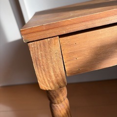 salut!　チェアーの画像