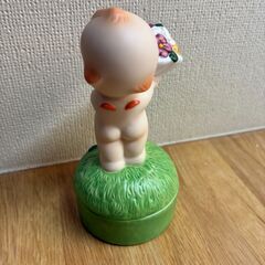 キューピー人形　磁器製　花束（小物入れ付）の画像