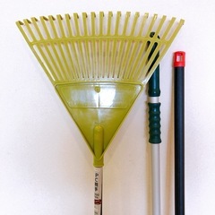 ガーデニング 庭整備用品 噴霧器 熊手 スコップ 鎌 など 8点セット の画像