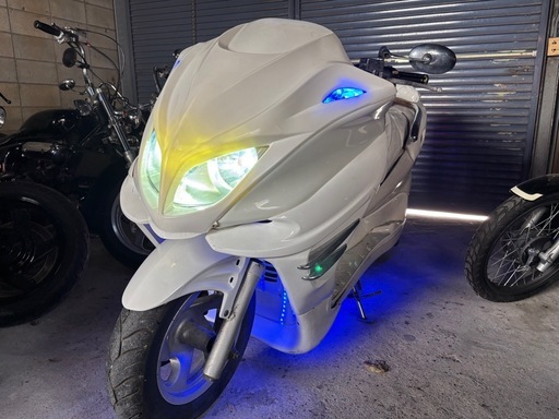 【YAMAHA マジェスティ】SG03 実働　LEDエアロカスタムスピーカー2発 YAMAHA マジェスティSG03 実働フルエアロカスタムオールホワイト