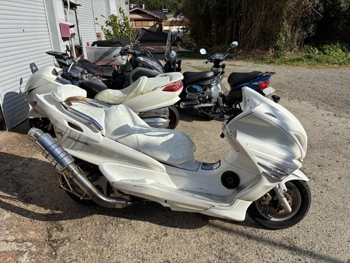 ヤマハマジェスティsg０３フルエアロ最終値下げしました✨✨ YAMAHA マジェスティSG03 実働フルエアロカスタムオールホワイト