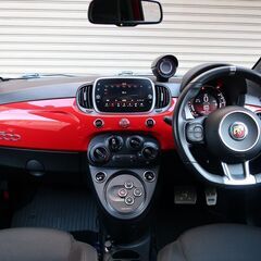 検査8年3月アバルト595 後期型 UConnect/ディスプレイオーディオ/AppleCarPlay/リアセンサー/パドルシフト/ディーラー記録簿/タイベル交換済の画像