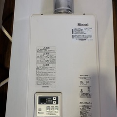 【バナナ苫小牧】②美品 2022年製 通電確認済み  リンナイ/Rinnai 給湯機  【RUX-V1615FFUA-E】 高さ700mm 横幅360mm 奥行き210mmの画像