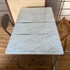 ダイニングテーブルセット　椅子2脚
の画像