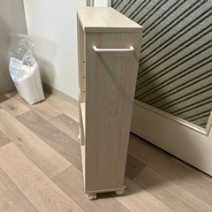 キャスター付き収納の画像