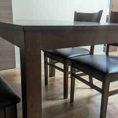 ダイニングテーブル＋椅子の画像