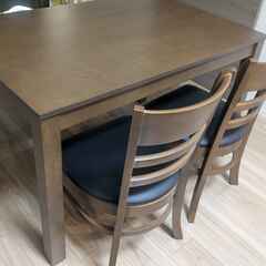 ダイニングテーブル＋椅子の画像