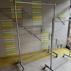 無料！ ステンレス製ハンガーラック　２個まとめての画像