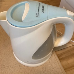 電気ポットの画像