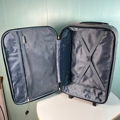 【鍵付き安心！】ボーダーキャリーケース✨の画像