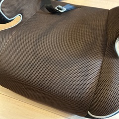 ジュニアシート　ブラウン　チャイルドシート　カー用品の画像