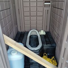 中古　1棟限り　和式　ポンプ式簡易水洗トイレ　現物　洋式ｶﾊﾞｰ仕様もOK　農園　畑　置き場の画像