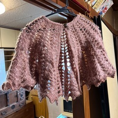 夏服　カーディガン　毛糸の肩掛けの画像