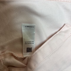 薄いピンクジージャンの画像