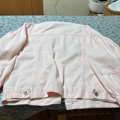 薄いピンクジージャンの画像