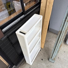 【差し上げます/キャスター付きラック】の画像