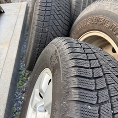 スタッドレス
タイヤ ホイール付き4本　139.7x6の画像