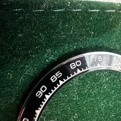 現行ロレックスデイトナ正規ステンレスベゼル（傷あり）の画像