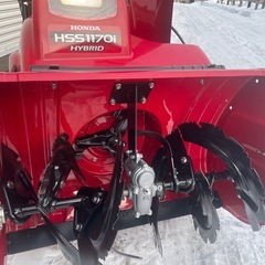 今年購入の新品未使用のホンダのハイブリッド除雪機、 HSS1170ｉ-J、メーカー保証付、札幌市内や道内の配送可能の画像