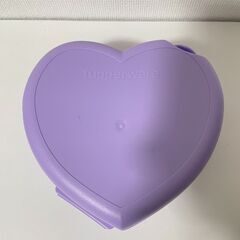 【新品未使用】Tupperware 容器（ハート）の画像
