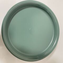 【新品未使用】Tupperware 容器（グリーン）の画像