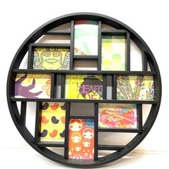 【umbra】 フォトフレーム ブラック マルチ9面 写真飾り フォト ディスプレイ ラウンド オブジェ クラシックの画像