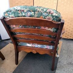 右側肘付き シングルソファ 飛騨産業 キツツキ 穂高 布製 花柄 1人掛け 1P リビングチェア ソファ 応接 札幌 北20条店の画像