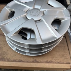 ホンダフィットハイブリッド純正ホイールキャップ４本 の画像