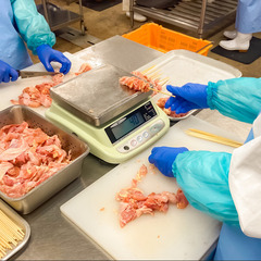 【正社員】残業ゼロ/完全週休二日/年間休日125日/食肉加工スタッフの画像