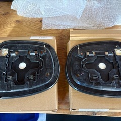ハイエース 4型 純正　ドアミラーレンズ左右（ヒーター付）の画像