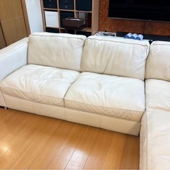 本革のソファ、カウチソファ、の画像