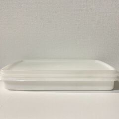 【新品未使用】Tupperware 容器（ホワイト）の画像