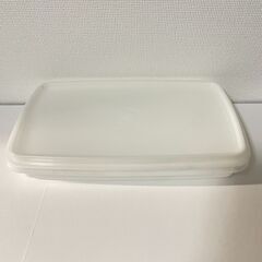 【新品未使用】Tupperware 容器（ホワイト）の画像