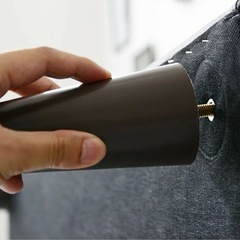 グレーのソファ2〜3人掛け、クッション　3000円の画像