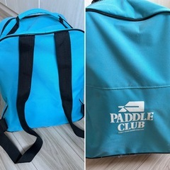 アイスホッケースケート靴とヘルメットの画像