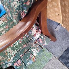 ②シングルソファ 飛騨産業 キツツキ 穂高 布製 花柄 1人掛け 1P リビングチェア 右左肘付き ソファ 応接 札幌 北20条店の画像