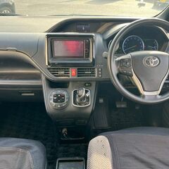 【トヨタ　ノア　シルバー！自社ローン対応！独自審査！任意整理OK！債務整理OK！自己破産OK！他社審査不可OK！】の画像