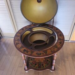 地球儀型ワインスタンドの画像