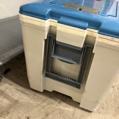 O2512-619 大型クーラーボックス 52L 中古の画像